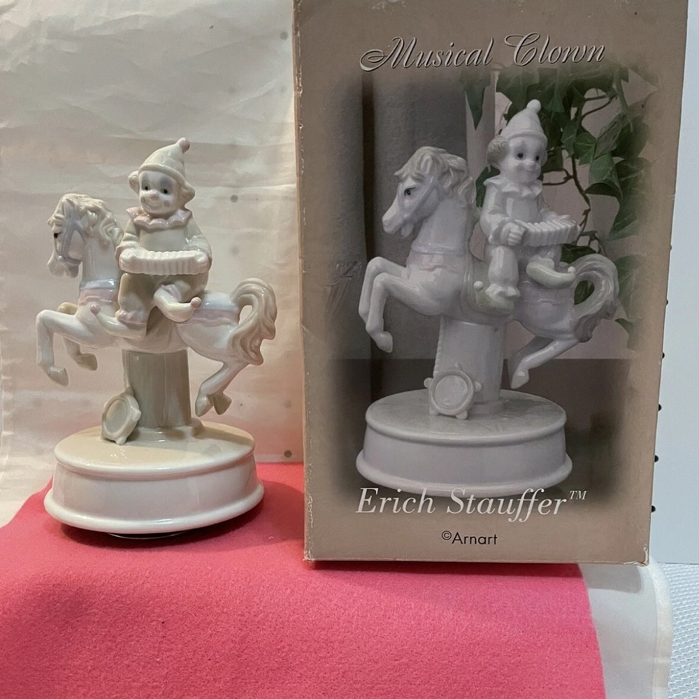 Erich Stauffer Musical Clown Carousel Figurine - White